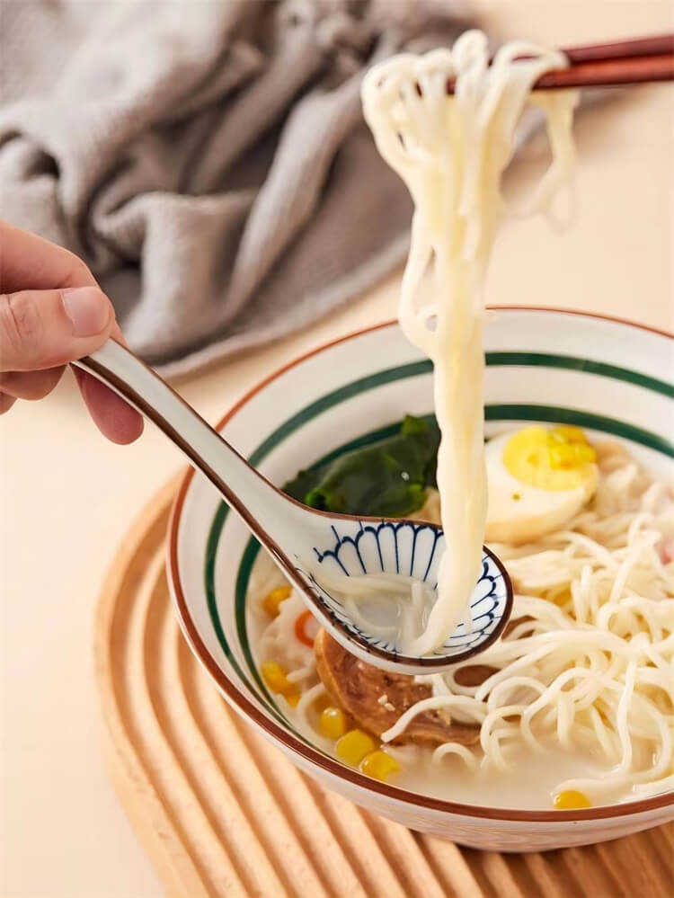 Chinese Blue And White Ceramic Asian Porcelain SpoonsLong Handle Heat Resistant Durable Spoon Set