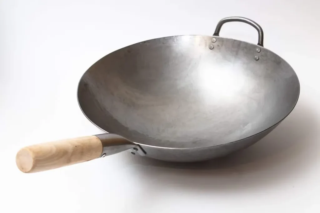 Carbon steel wok with wooden and steel helper handle for wholesale